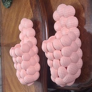 New! Bubble Slides 39/40 Massage Slipper shoes Womens 8/9 pink